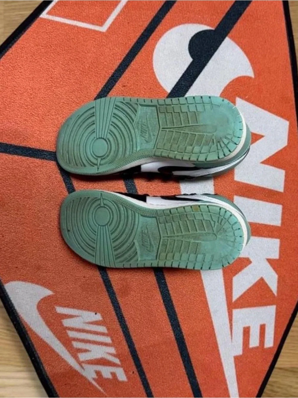 Nike Air Jordan 1 - White, Black & Teal WMNS - 7